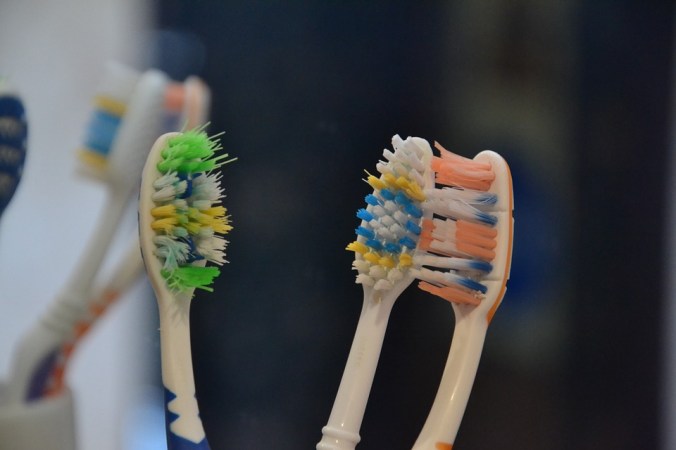 toothbrush-313768_960_720