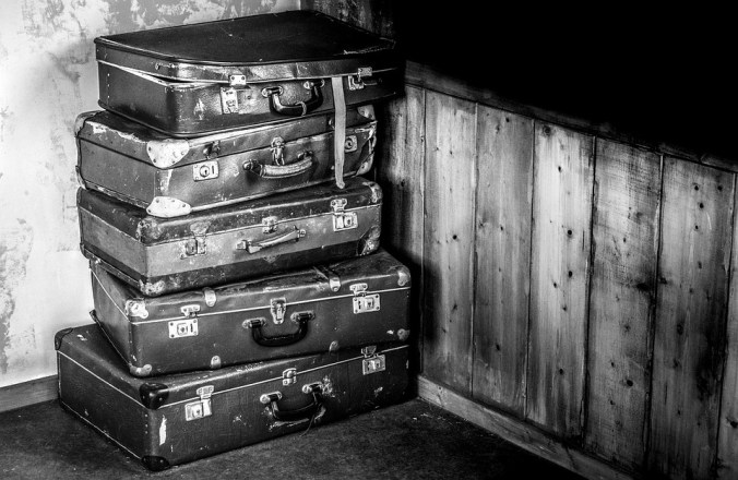 suitcases-2525193_960_720